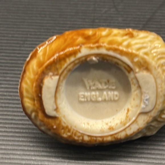 - -- Wade made in England porcelain collectible - Picture 4 of 5